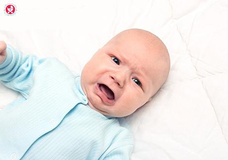 Are you alarmed of sudden hiccups in your baby? Here is your complete guide on hiccups in babies, to prevent and handle the tizzy moments.