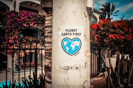 Make Cash While Saving The World planet-earth-sign