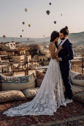 cappadocia wedding photos romantic couple in the roof