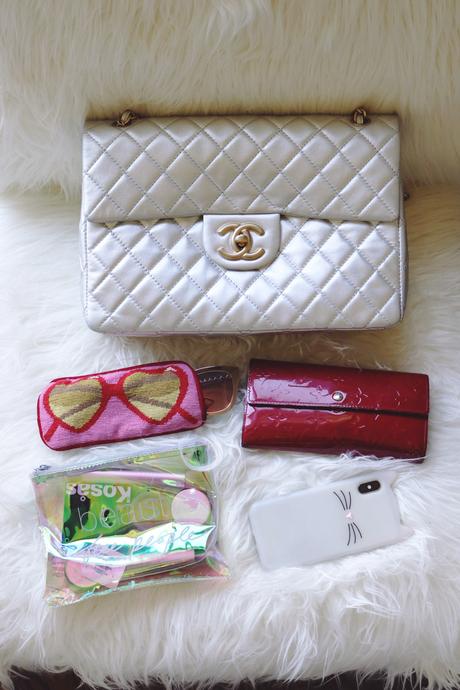 What’s in My Bag // Chanel Maxi Flap Review