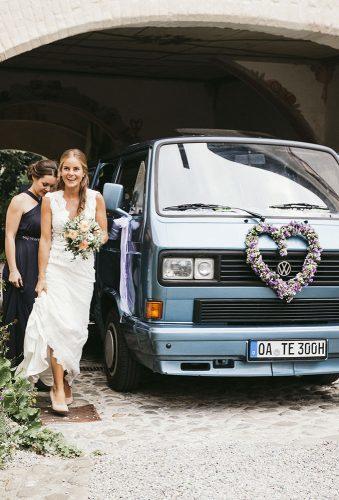 real wedding schloss kronburg in memmingen bride ytzweddings