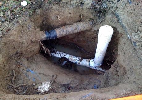 Blocked Sewer Pipe: Is it Best to Reline or Replace?