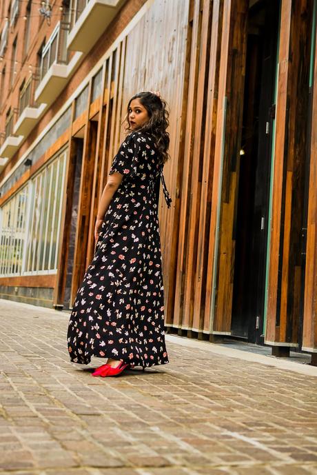 black rent the runway dress, gold mettalic jacket, bow pumps, kate spade heart heels, bauble bar earrings, dc blogger, style, fashion, street style, saumy shiohare, myriad musings