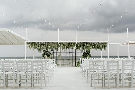 beautiful-beach-wedding-white-green-hues_18