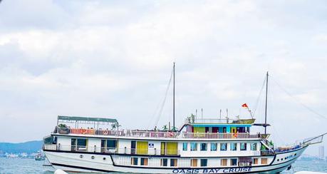 Halong Bay Cruise Package Reviews by Travel Bloggers