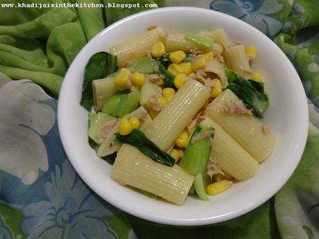 SALADE DE PÂTES AU THON, BOK CHOY ET MAÏS SUCRÉ / PASTA SALAD WITH TUNA, BOK CHOY AND SWEET CORN / ENSALADA DE PASTA CON TUNA, BOK CHOY Y MAIZ DULCE / سلطة المعكرونة و التونا و الملفوف الصيني و الذرة الحلوة