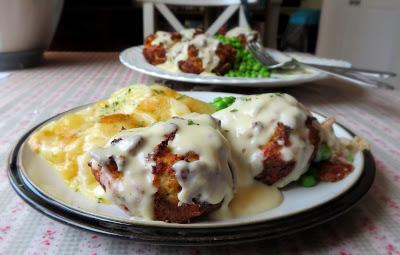 Lemon Sauced Salmon Patties