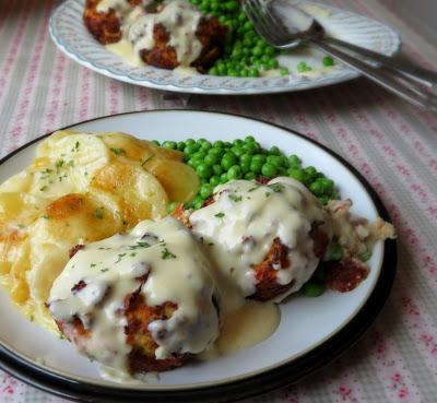 Lemon Sauced Salmon Patties