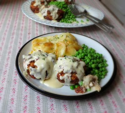 Lemon Sauced Salmon Patties