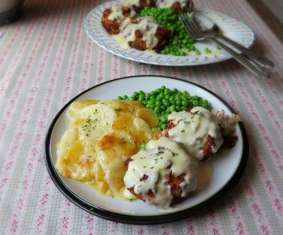 Lemon Sauced Salmon Patties