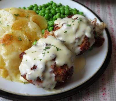 Lemon Sauced Salmon Patties