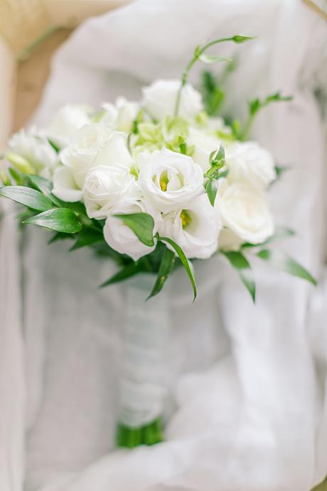romantic-wedding-corfu-green-white-hues_05x
