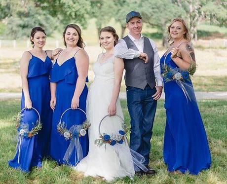 how to choose bridesmaids man of honor with bride and bridesmaids