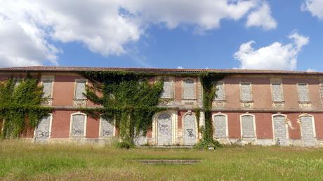 The ghosts of the Tanaïs château and military barracks in Blanquefort