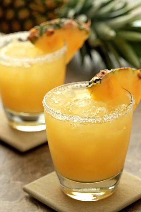 Fresh Pineapple Margarita Cocktail
