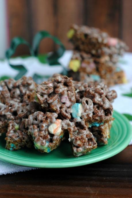 CHOCOLATE LUCKY CHARMS TREATS