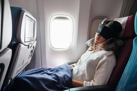 25 Best Travel Accessories for Long Flights [2019 Guide]