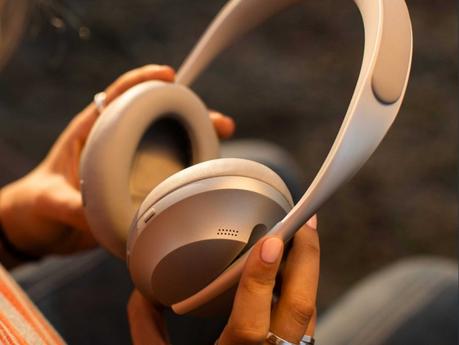 Bose’s new noise cancelling headphones pack AR, a new mic and more