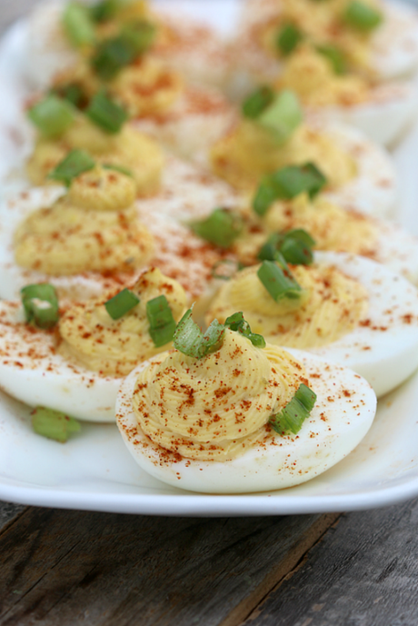 CREAMY DEVILED EGGS