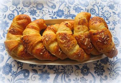 Caesar Croissant Rolls