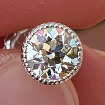 Seriously HOT Diamond Studs