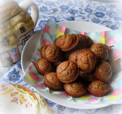 Spiced Pear Pinch Muffins 