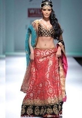 How to Choose a Bridal Lehenga for Your Body Shape - Paperblog