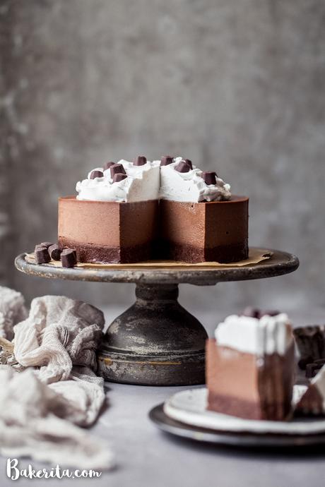 With a raw cakey chocolate crust and a decadently creamy chocolate filling, this gluten-free and vegan Chocolate Cream Pie will make you swoon! No baking necessary.