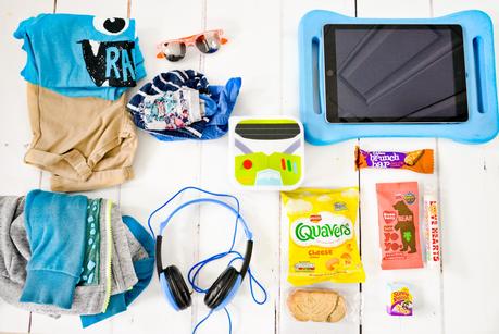 what to pack kids carry on, kids plane entertainment, traveling with kids, flight entertainment for kids