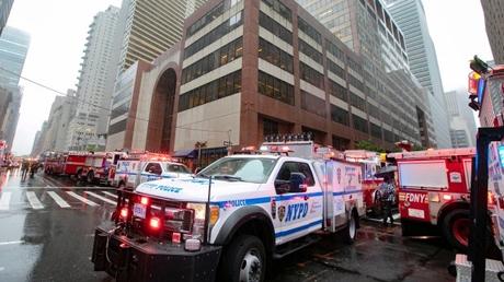 Helicopter crashes on roof of NYC skyscraper, killing pilot