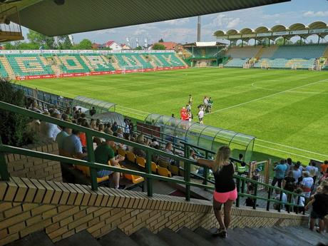 Śmieszne Historie o Piłce Nożnej w Polsce: Watching the Exciting Polish Ladies Season Climax, Górnik Łęczna v. Medyk Konin Śmieszne Historie o Piłce Nożnej w Polsce: Watching the Exciting Polish Ladies Season Climax, Górnik Łęczna v. Medyk Konin