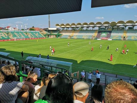 Śmieszne Historie o Piłce Nożnej w Polsce: Watching the Exciting Polish Ladies Season Climax, Górnik Łęczna v. Medyk Konin Śmieszne Historie o Piłce Nożnej w Polsce: Watching the Exciting Polish Ladies Season Climax, Górnik Łęczna v. Medyk Konin