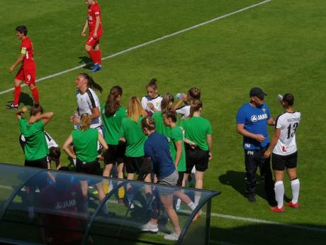 Śmieszne Historie o Piłce Nożnej w Polsce: Watching the Exciting Polish Ladies Season Climax, Górnik Łęczna v. Medyk Konin Śmieszne Historie o Piłce Nożnej w Polsce: Watching the Exciting Polish Ladies Season Climax, Górnik Łęczna v. Medyk Konin