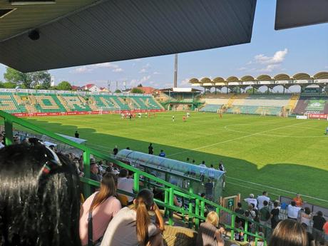 Śmieszne Historie o Piłce Nożnej w Polsce: Watching the Exciting Polish Ladies Season Climax, Górnik Łęczna v. Medyk Konin Śmieszne Historie o Piłce Nożnej w Polsce: Watching the Exciting Polish Ladies Season Climax, Górnik Łęczna v. Medyk Konin