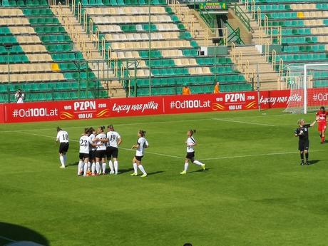 Śmieszne Historie o Piłce Nożnej w Polsce: Watching the Exciting Polish Ladies Season Climax, Górnik Łęczna v. Medyk Konin Śmieszne Historie o Piłce Nożnej w Polsce: Watching the Exciting Polish Ladies Season Climax, Górnik Łęczna v. Medyk Konin