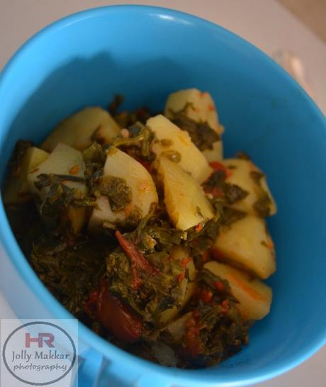 Aloo Palak ki Sabzi, How to make Dry Aloo Palak | Vegan Potato Spinach Fry