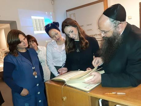 Gafni upset about Yankelevitch visit to seminary she studied in