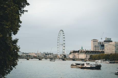 Exploring London by Foot: Eats, Sights & A Spectacle