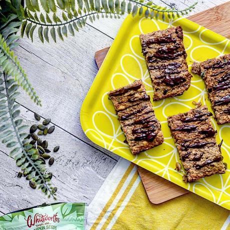 Recipe|| Spiced Nutty Banana Oat Bars with Dark Chocolate