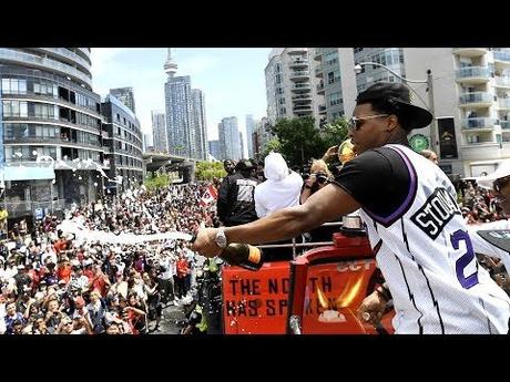 Raptors parade in under 8 minutes: Highlights