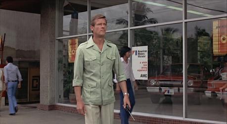 Bond’s Green Safari Jacket in The Man with the Golden Gun Bond’s Green Safari Jacket in The Man with the Golden Gun