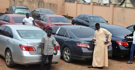 EFCC Arrests 27 Yahoo Boys & Their Girlfriends In Osogbo, Recovers 8 Exotic Cars (Photos)