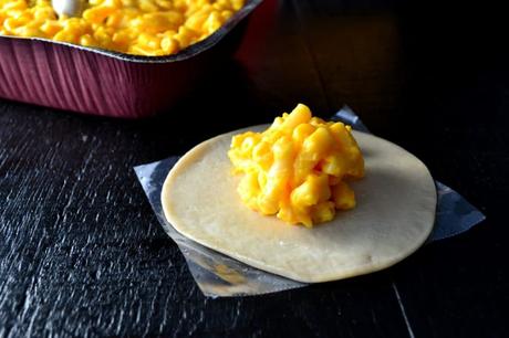 Easy Mac and Cheese Empanadas