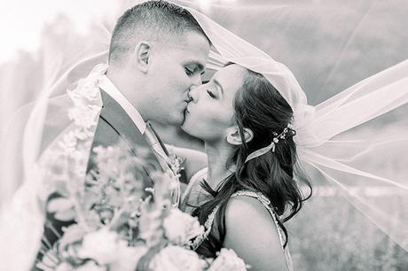 Beautiful elopement styled shoot in nature beautiful-elopement-styled-shoot-nature_33