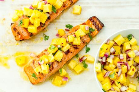 5 reasons to add pineapple to your diet