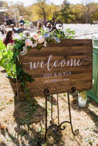 rustic wedding ideas wooden sign with flowers oaky designs