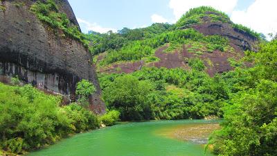 Travel Guide: Wuyishan