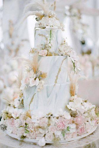 wedding ideas cake bohemian pampas grass pink flowers marble pattern jonihobiholiday