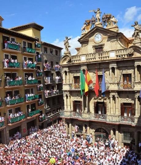 What the hell is the Chupinazo? – San Fermin 2019