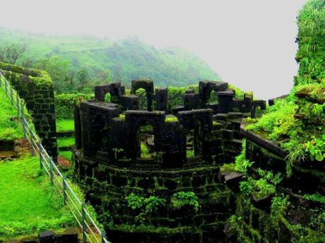 TOP 10 FORTS IN MAHARASHTRA